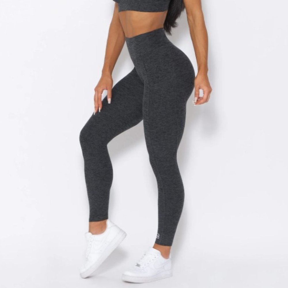 Bombshell Sportswear Henley Sports Bra AND Curves Leggings size Medium
